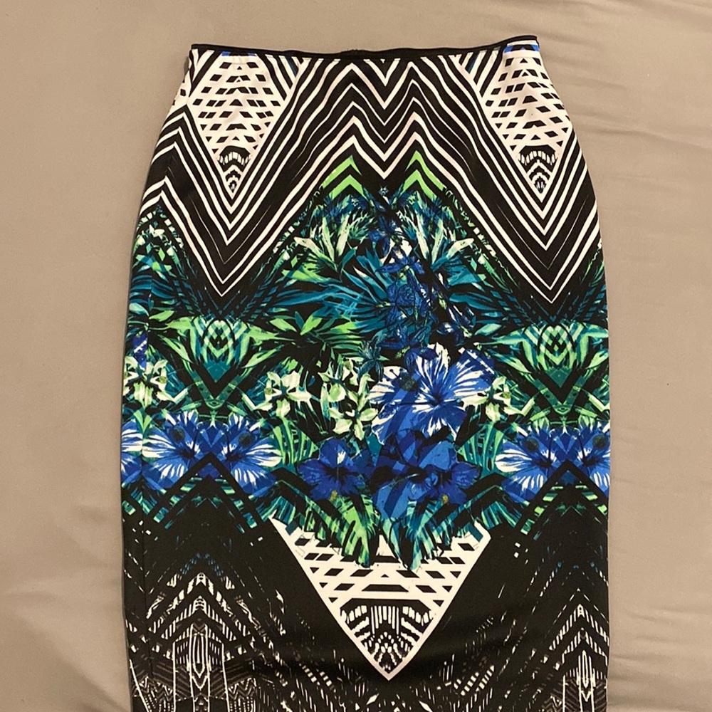 Bisou Bisou Women’s Size L Black Floral Pencil Skirt